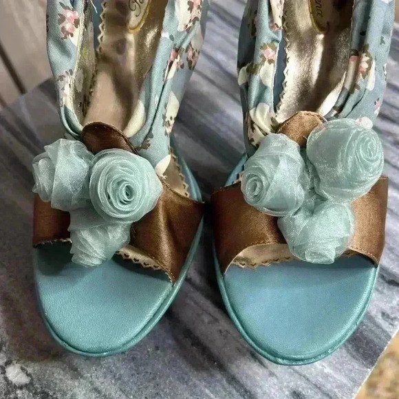 Poetic License Heels Sz 37 Open Toe Floral Print Blue Color New Cone Heel - Picture 4 of 14